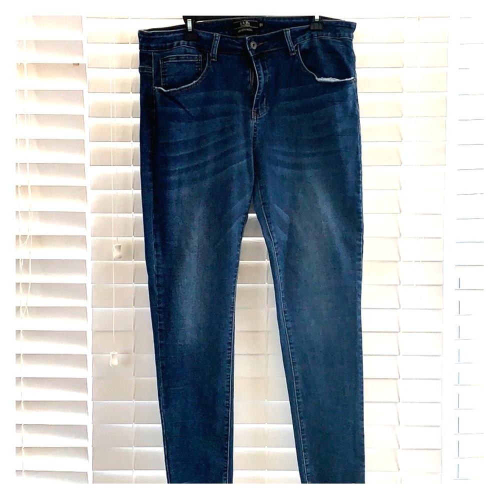 Chic Soul Lucky & Blessed Midrise Skinny NWOT